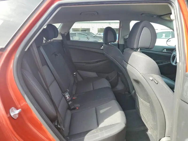 2017 HYUNDAI TUCSON SE  