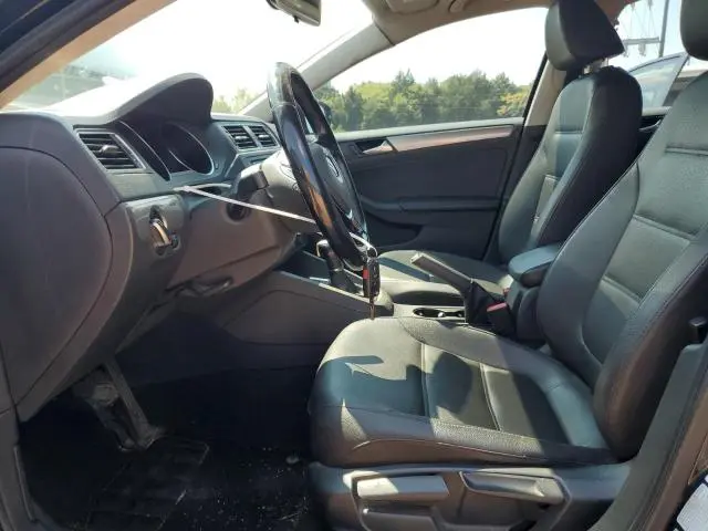 2017 VOLKSWAGEN JETTA SE  