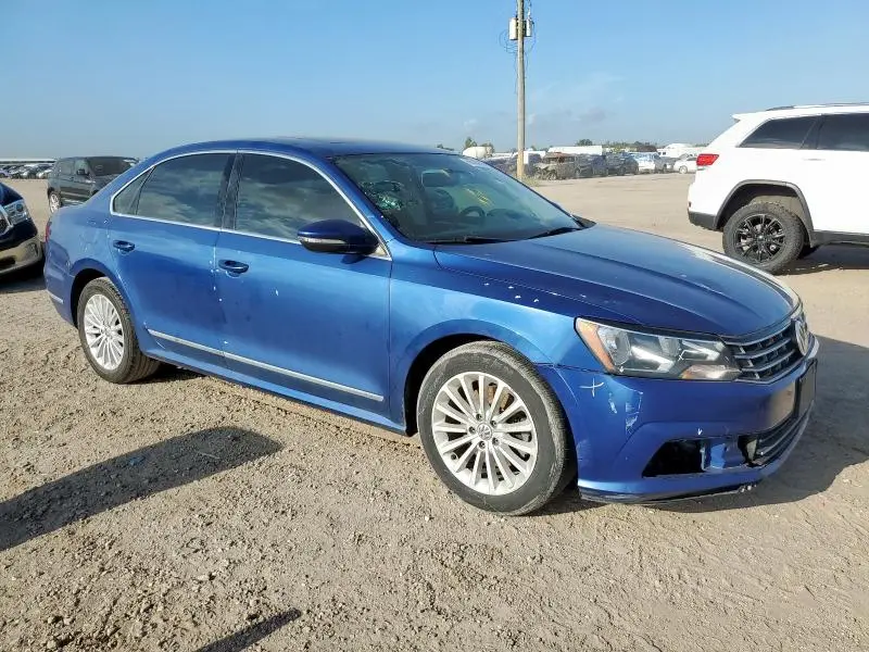 2017 VOLKSWAGEN PASSAT SE  