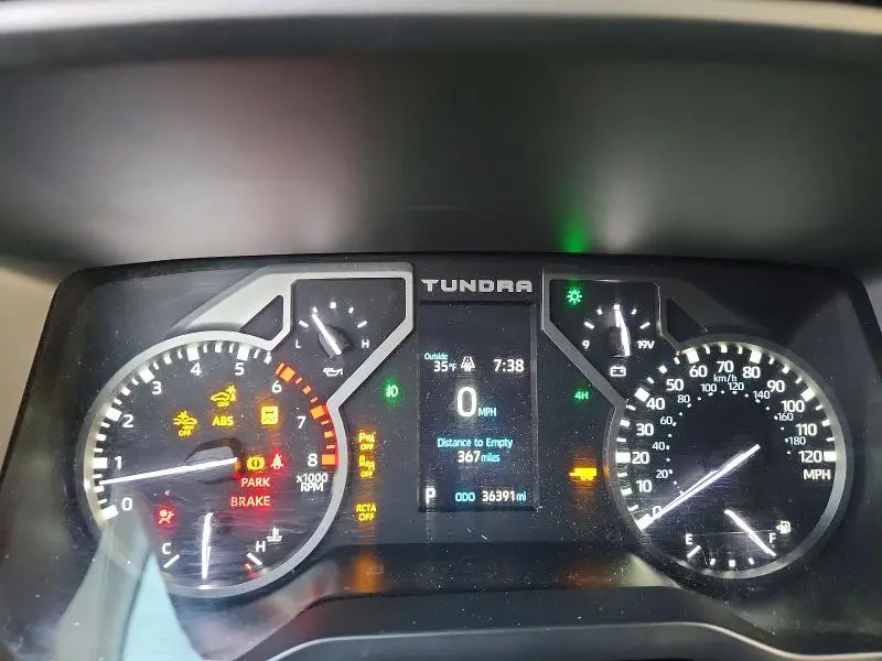 2022 TOYOTA TUNDRA SR5  