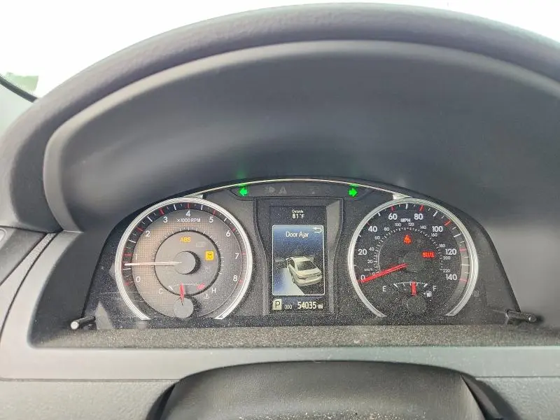 2015 TOYOTA CAMRY SE  