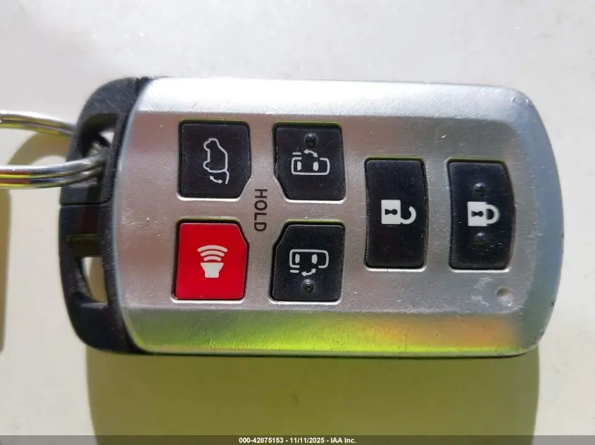 2016 TOYOTA SIENNA XLE 7 PASSENGER