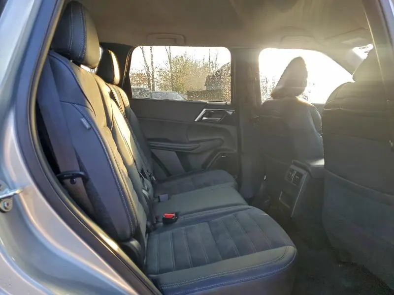 2025 MITSUBISHI OUTLANDER SE  