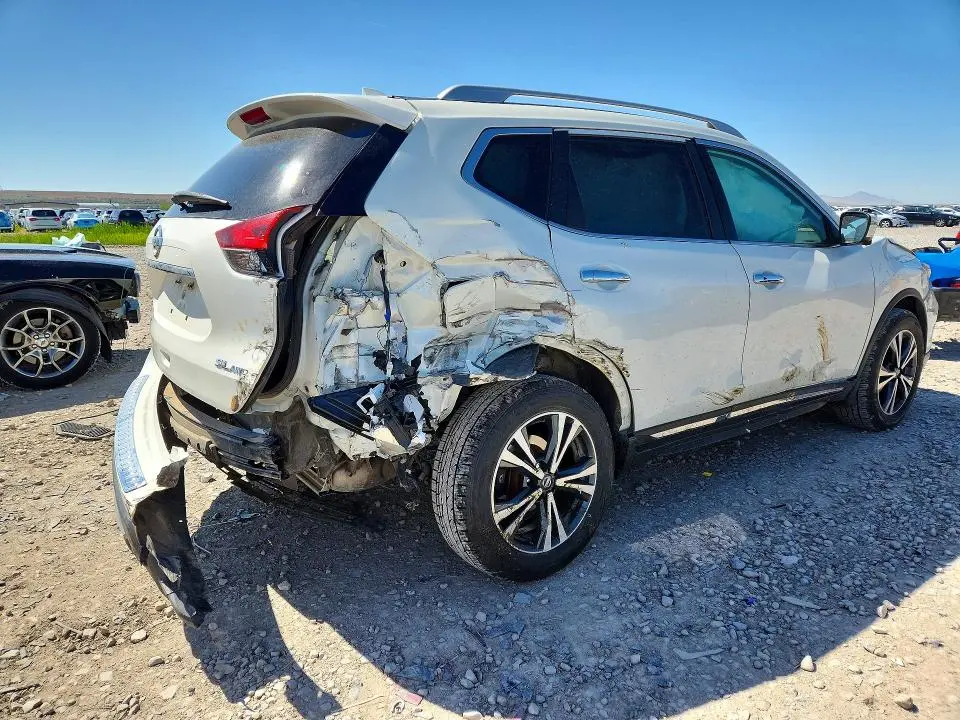 2017 NISSAN ROGUE SL  