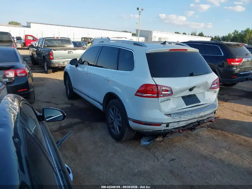 2015 VOLKSWAGEN TOUAREG V6 LUX