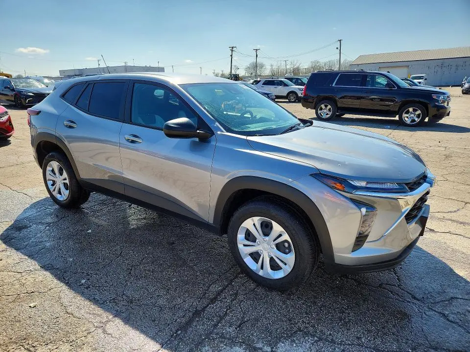 2024 CHEVROLET TRAX LS  