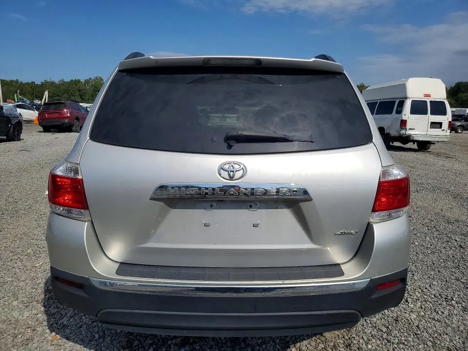 2013 TOYOTA HIGHLANDER PLUS  