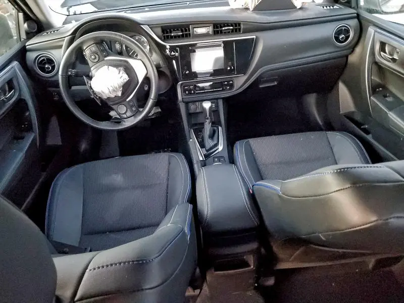 2019 TOYOTA COROLLA SE  