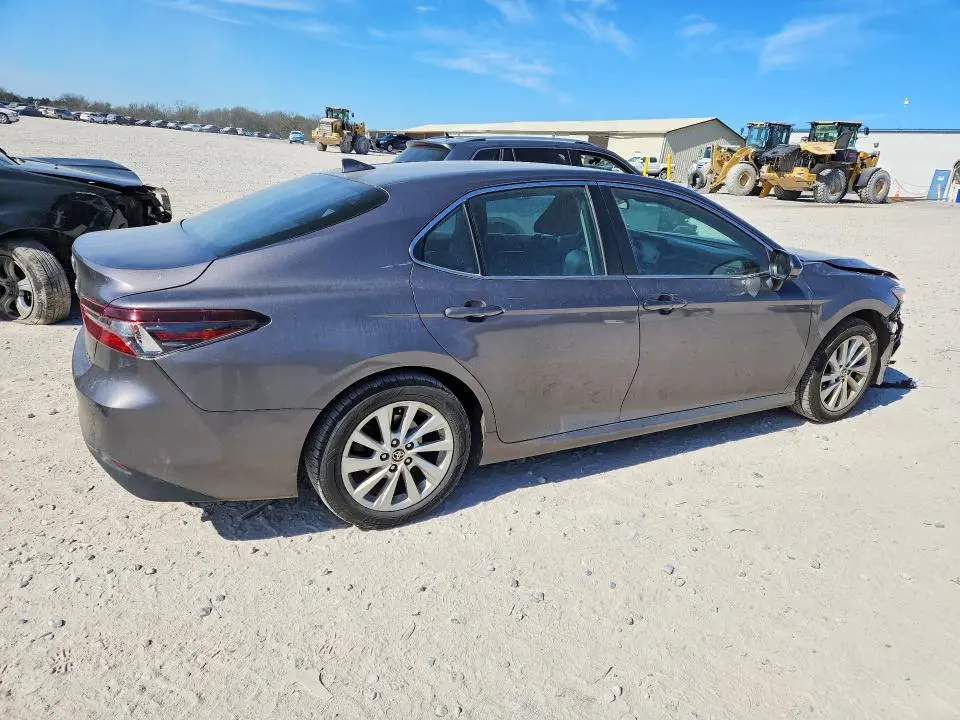 2022 TOYOTA CAMRY LE  