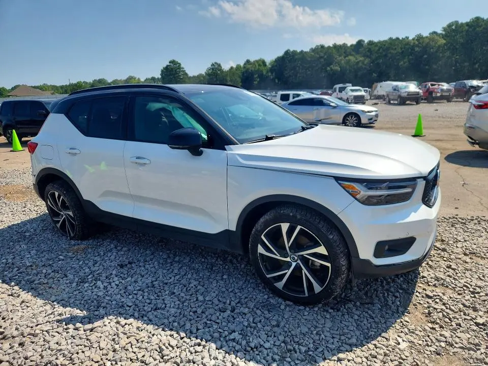 2020 VOLVO XC40 AWD T5 R-DESIGN