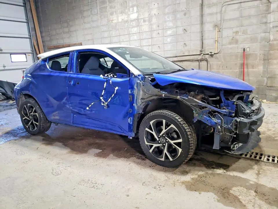 2018 TOYOTA C-HR XLE  