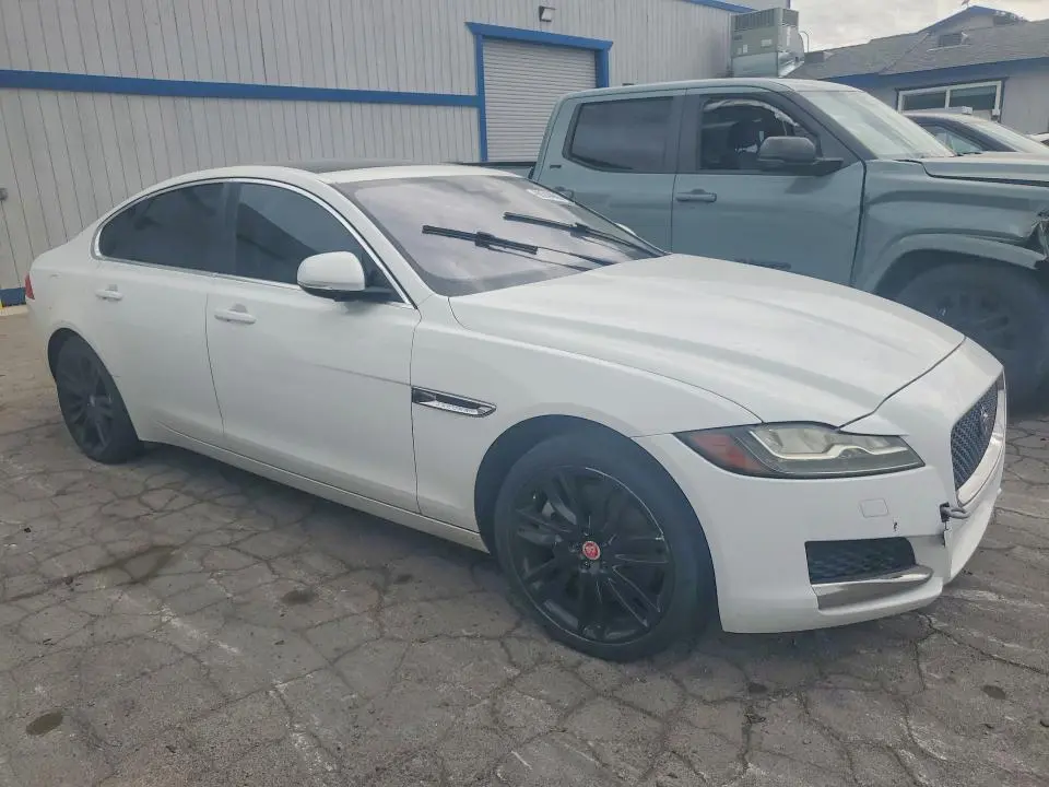 2016 JAGUAR XF PRESTIGE  