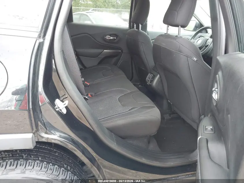 2019 JEEP CHEROKEE LATITUDE 4X4