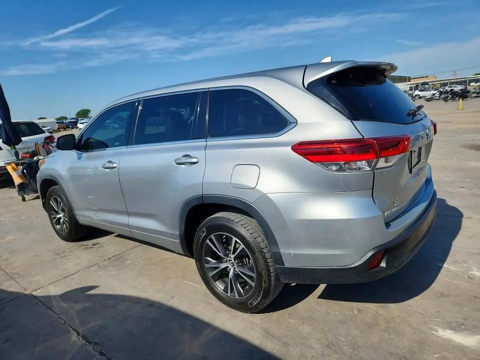 2018 TOYOTA HIGHLANDER LE PLUS  