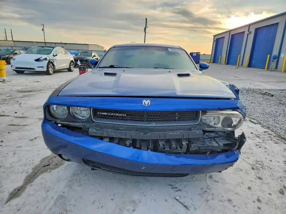 2010 DODGE CHALLENGER SE  