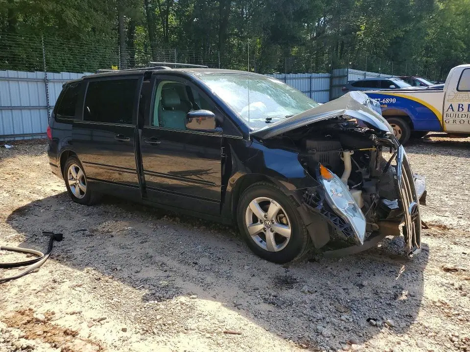 2011 VOLKSWAGEN ROUTAN SE  