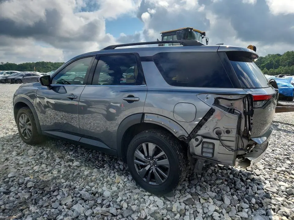2023 NISSAN PATHFINDER SV  