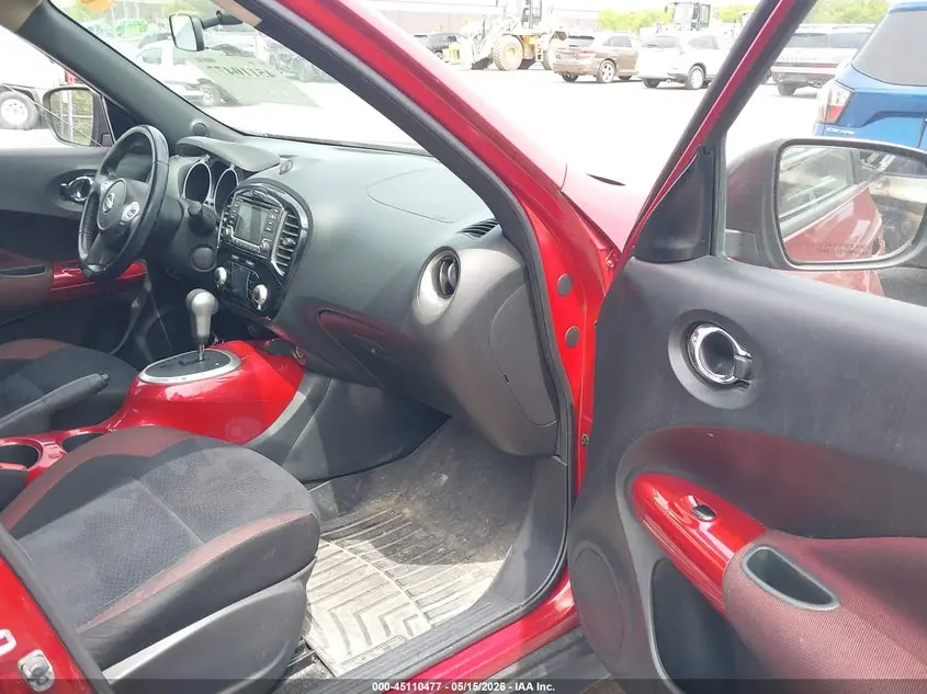 2015 NISSAN JUKE SV
