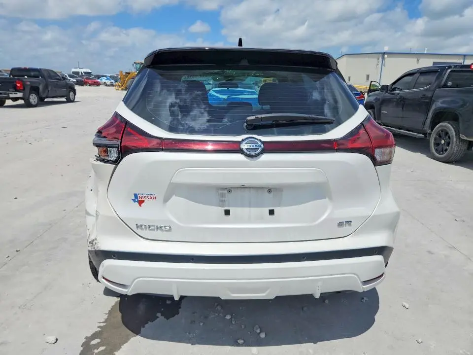 2021 NISSAN KICKS SR  