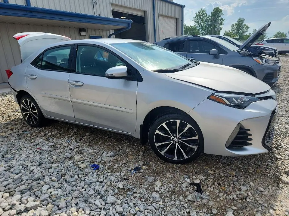 2018 TOYOTA COROLLA SE  