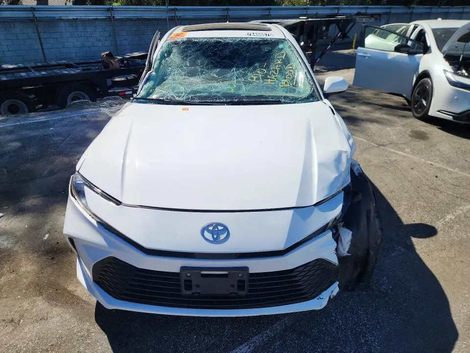 2025 TOYOTA CAMRY XSE  