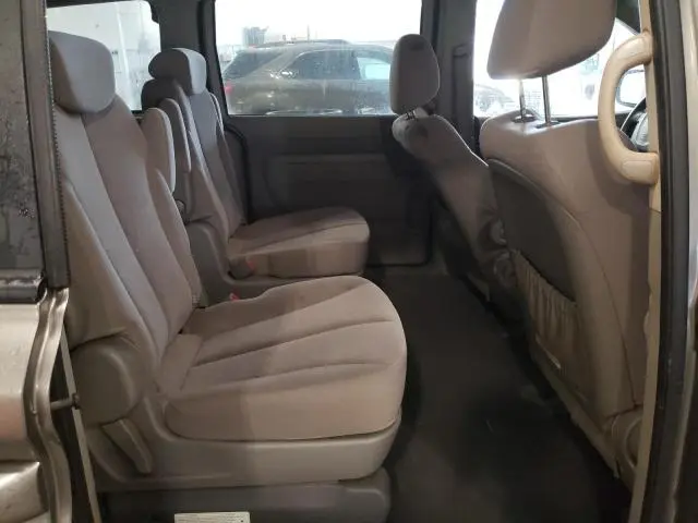 2010 KIA SEDONA LX