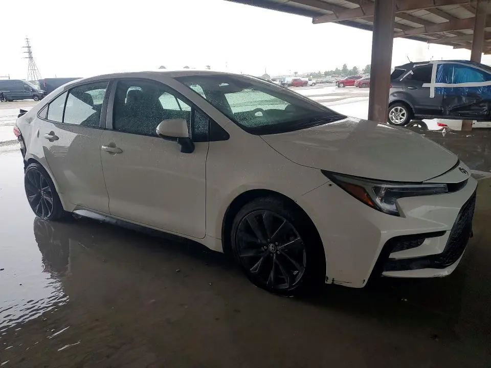2024 TOYOTA COROLLA SE  