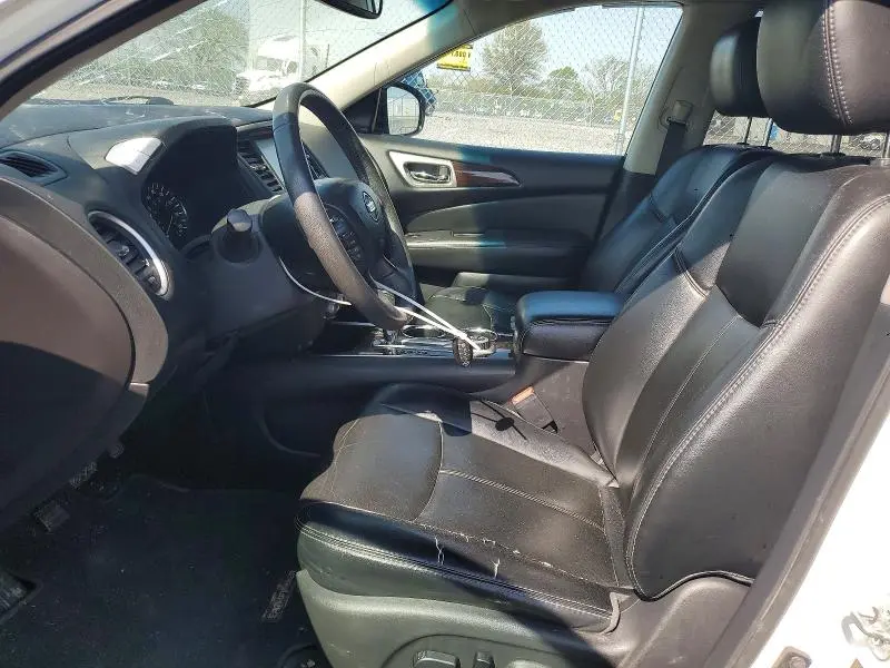 2016 NISSAN PATHFINDER SL  