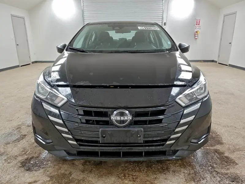 2023 NISSAN VERSA SV  