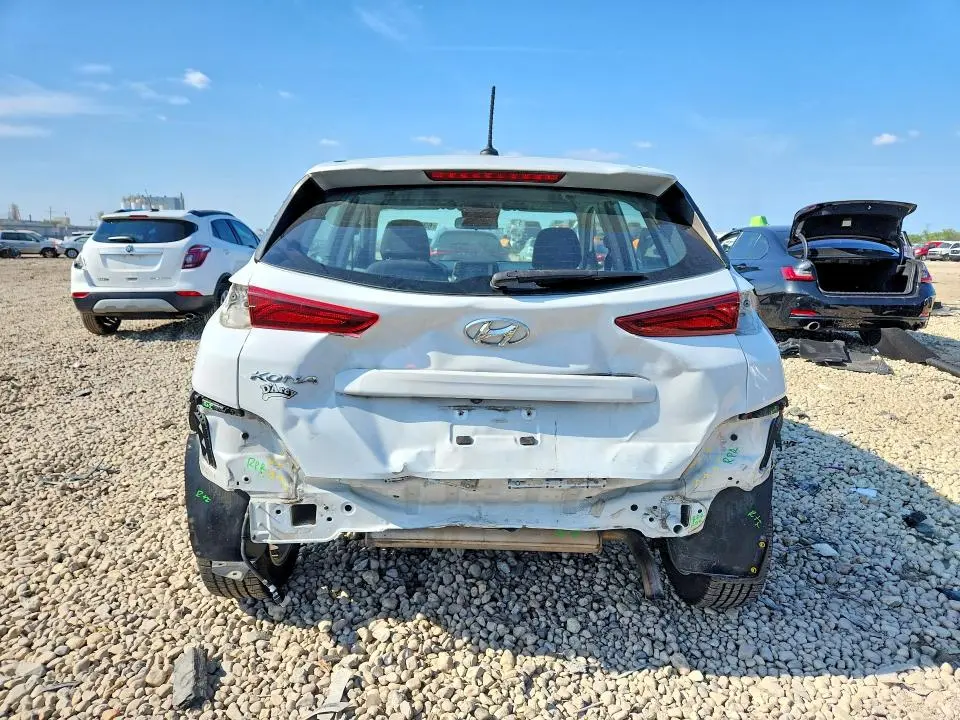 2021 HYUNDAI KONA SE  