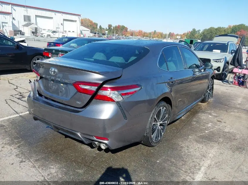 2018 TOYOTA CAMRY SE