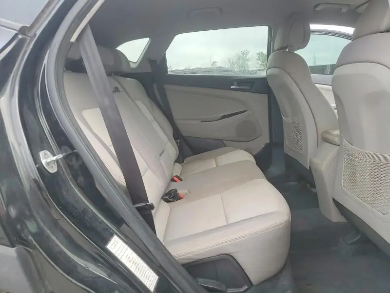 2016 HYUNDAI TUCSON SE  