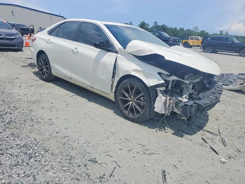 2015 TOYOTA CAMRY XSE  