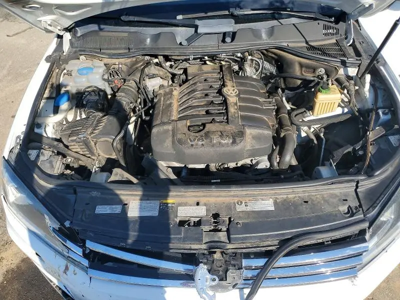 2016 VOLKSWAGEN TOUAREG SPORT  