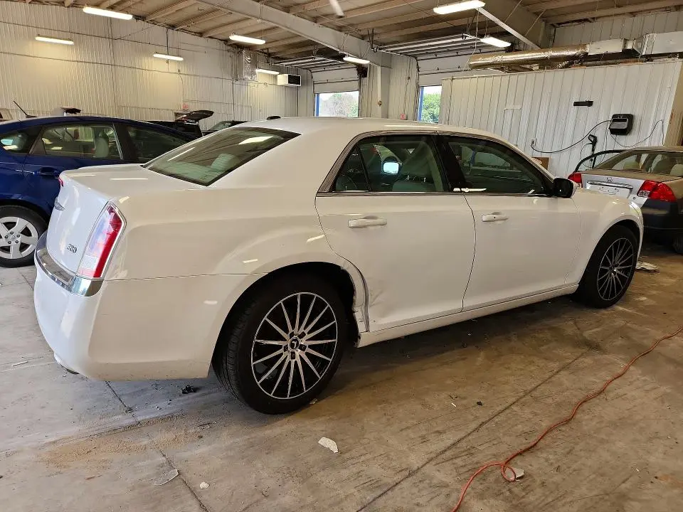2013 CHRYSLER 300   