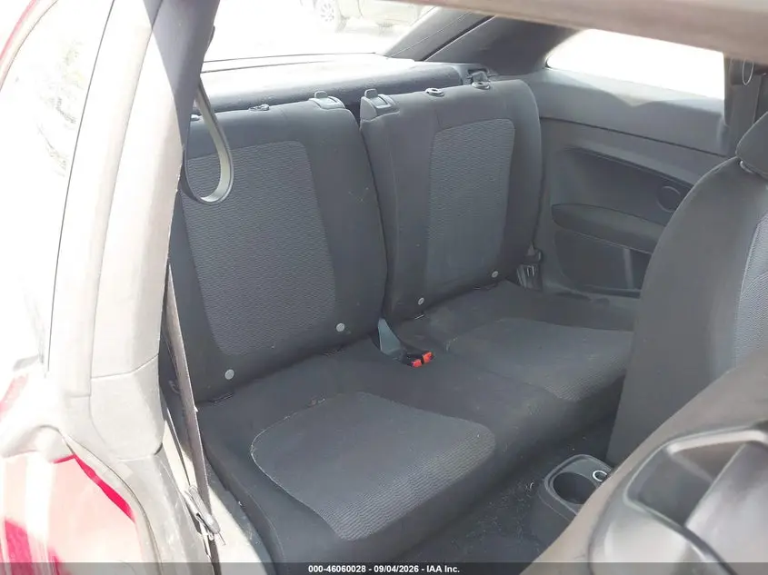2013 VOLKSWAGEN BEETLE 2.5L/2.5L FENDER EDITION