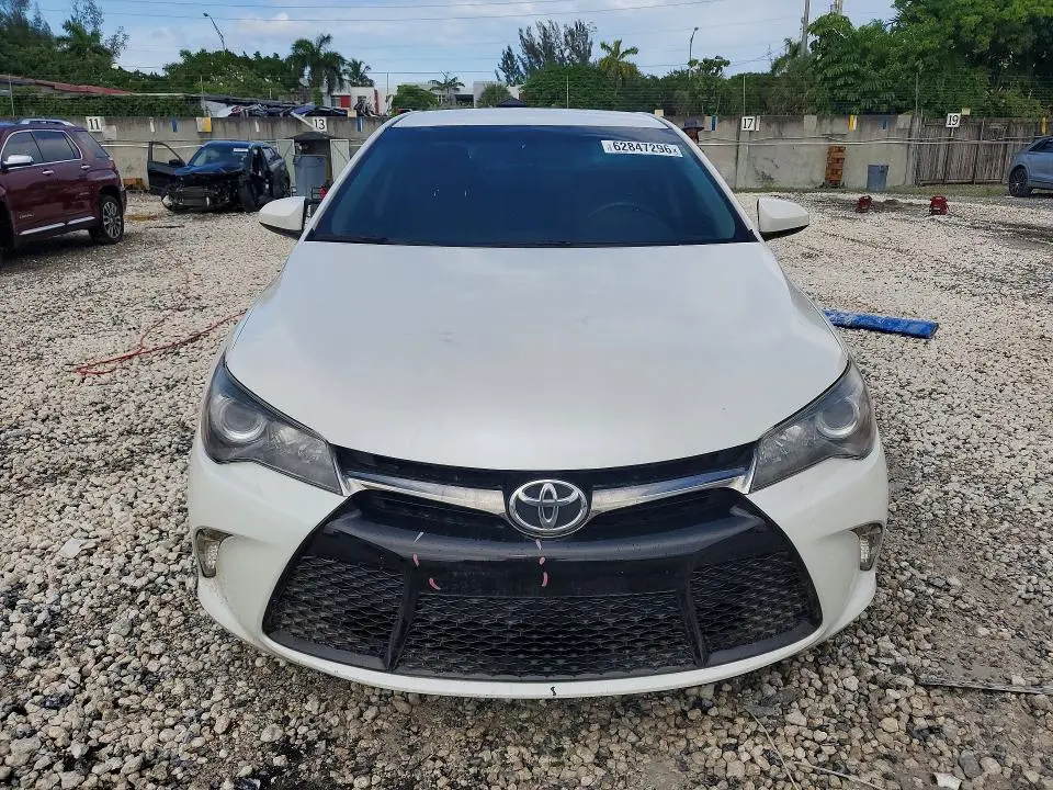 2017 TOYOTA CAMRY SE  