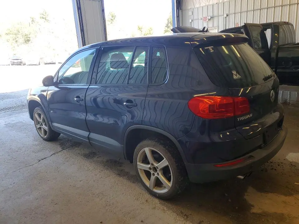 2013 VOLKSWAGEN TIGUAN S  