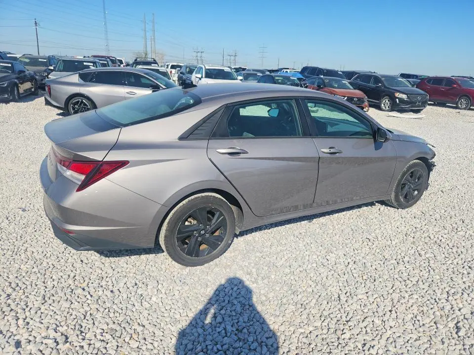 2021 HYUNDAI ELANTRA SEL  