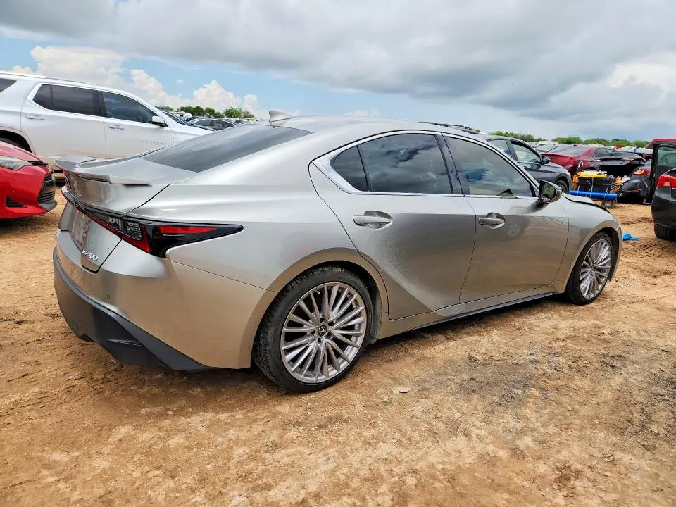 2022 LEXUS IS 300  