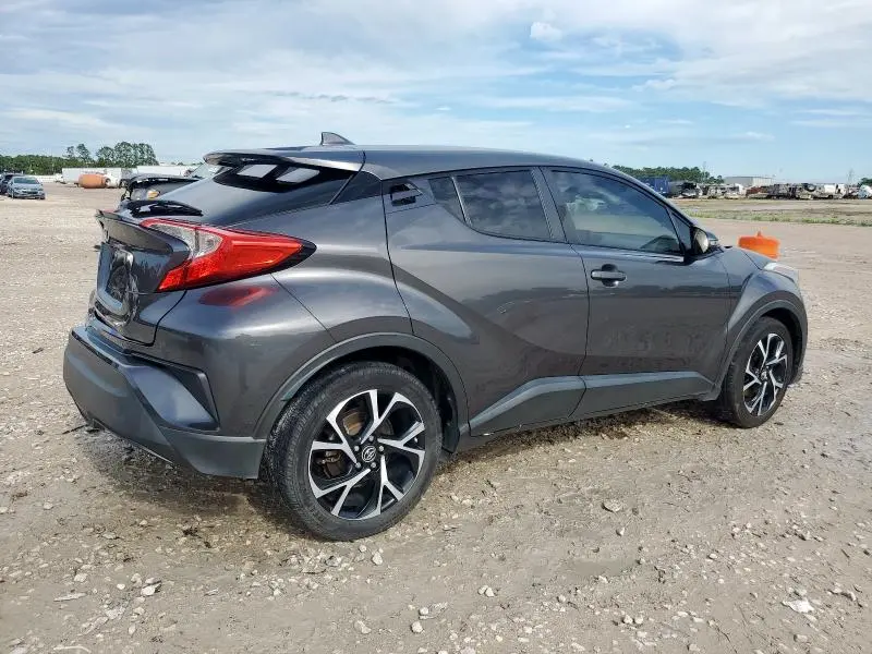 2021 TOYOTA C-HR XLE  