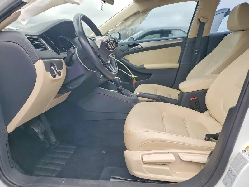 2017 VOLKSWAGEN JETTA SE  