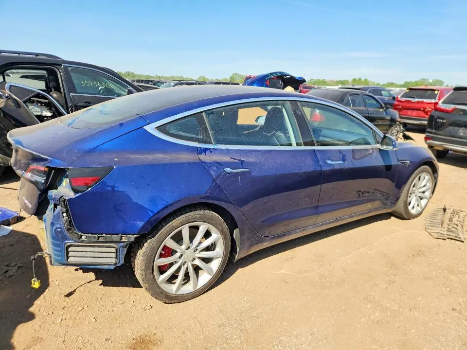 2018 TESLA MODEL 3   