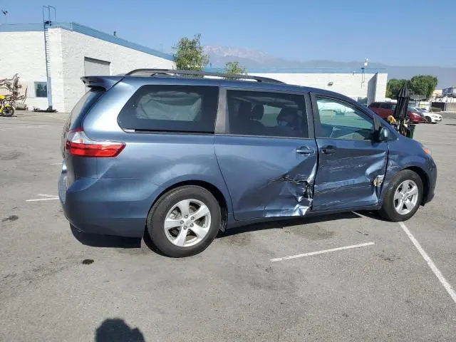 2017 TOYOTA SIENNA LE  