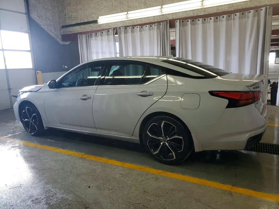2023 NISSAN ALTIMA SR  