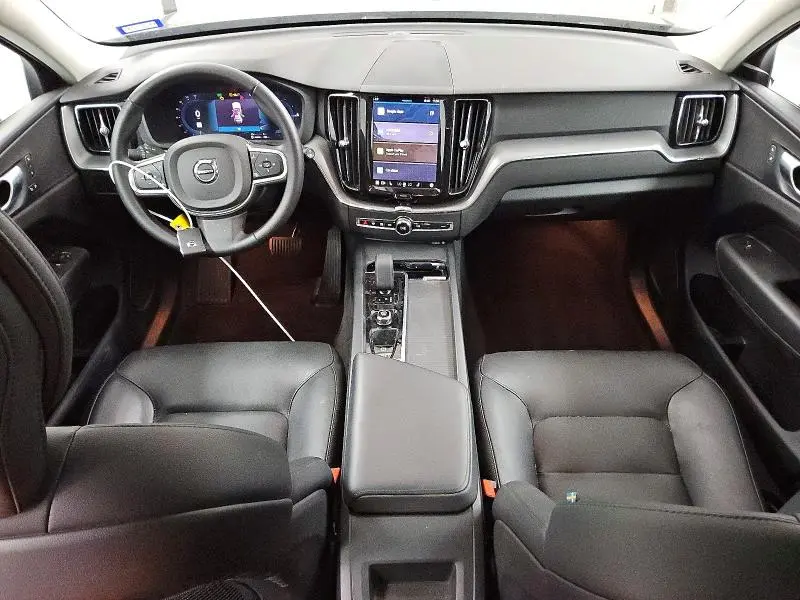 2024 VOLVO XC60 CORE  