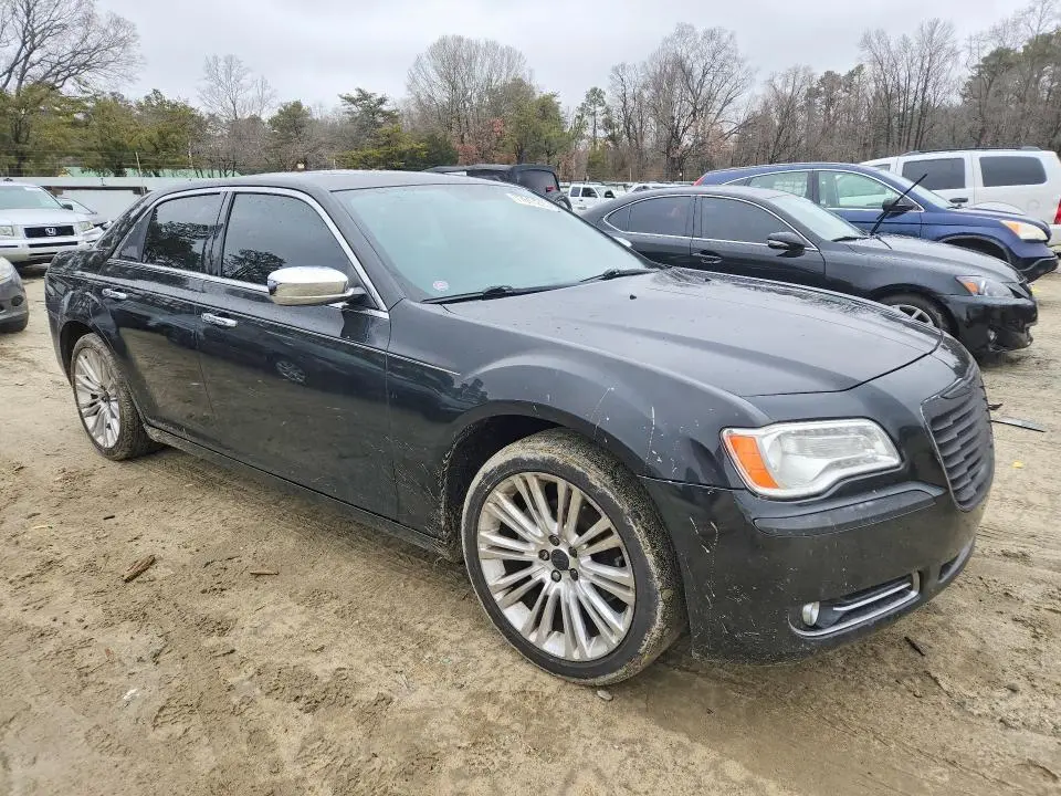 2011 CHRYSLER 300 LIMITED  