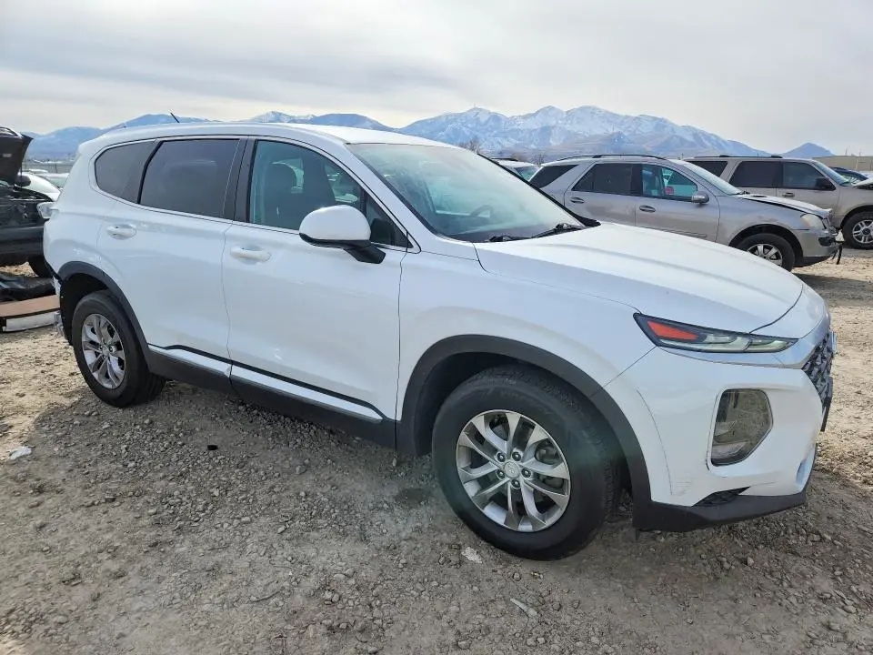 2020 HYUNDAI SANTA FE SE  