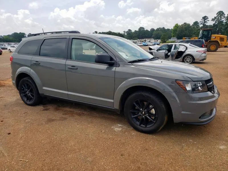 2020 DODGE JOURNEY SE  