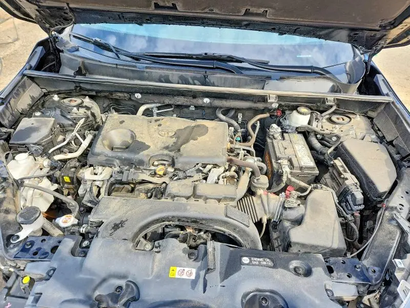 2021 TOYOTA RAV4 XLE  